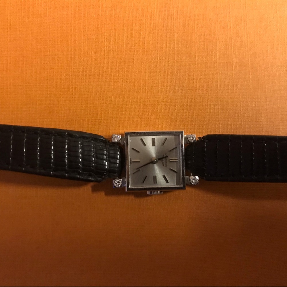 Longines antique 18K WG 0.20CT VS diamond square shaped ladies watch - Picture 2 of 12